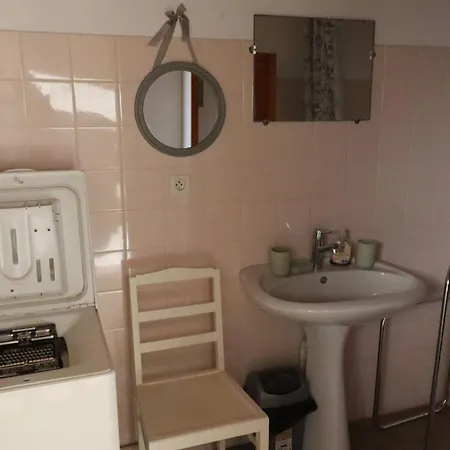 Maison Rénovée 4 Pers. Avec Jardin Et Parking - Fr-1-738-34