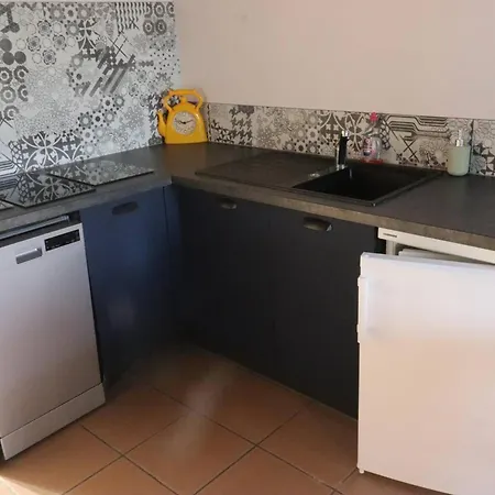 Сasa de vacaciones Maison Rénovée 4 Pers. Avec Jardin Et Parking - Fr-1-738-34 *
