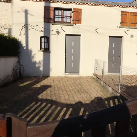 Prázdninový dům Maison Renovee 4 Pers. Avec Jardin Et Parking - Fr-1-738-34 *