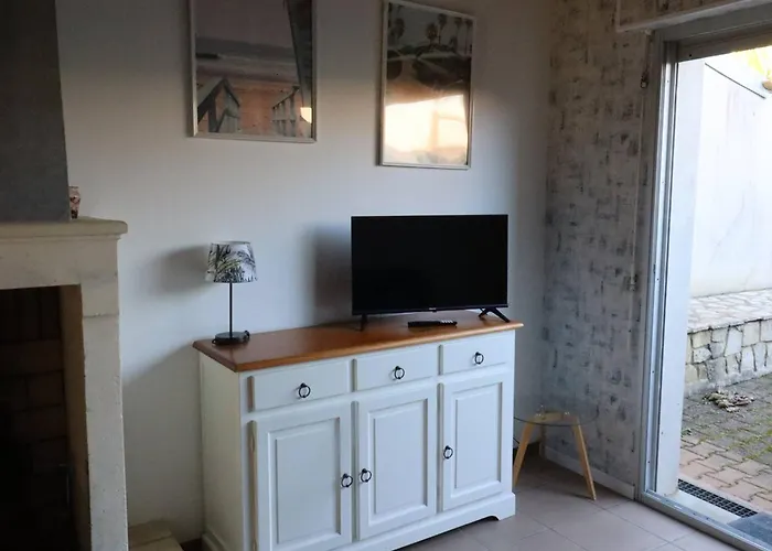 Holiday home Maison Renovee 4 Pers. Avec Jardin Et Parking - Fr-1-738-34 Saint-Georges-de-Didonne