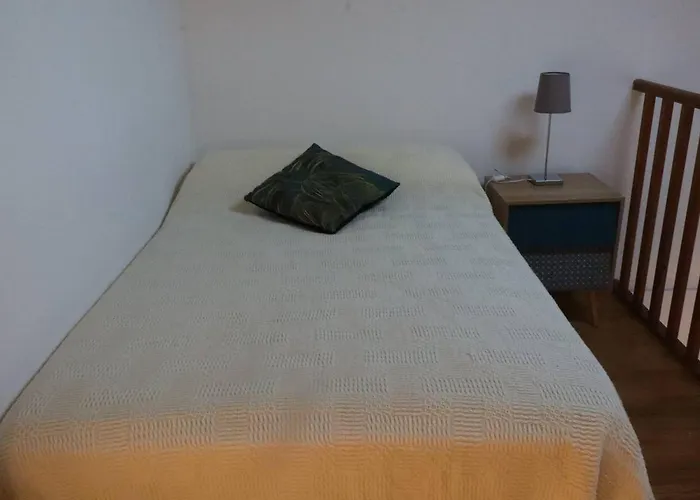 Maison Renovee 4 Pers. Avec Jardin Et Parking - Fr-1-738-34 Holiday home