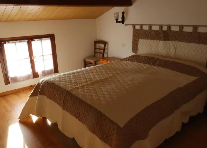 Maison Renovee 4 Pers. Avec Jardin Et Parking - Fr-1-738-34 *