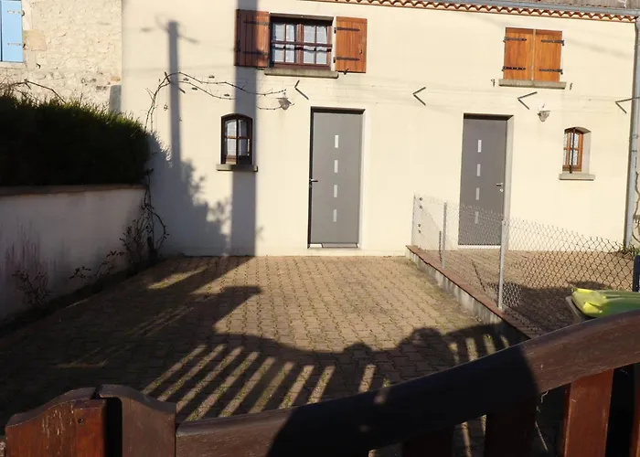 Holiday home Maison Renovee 4 Pers. Avec Jardin Et Parking - Fr-1-738-34 *